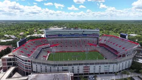 Florida-Gators’-Ben-Hill-Griffin-Stadium-in-Gainesville,-showcasing-the-empty-stands-and-field