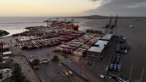 Toma-De-Drone-Del-Puerto-De-Carga-De-Montevideo-Uruguay