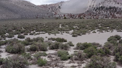 Scenic-view-of-Aeolian-Buttes-and-Crater-Mountain,-California