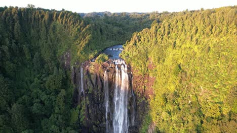 Breathtaking-Waterfalls-Of-Wairere-Falls-In-New-Zealand's-North-Island-During-Sunset