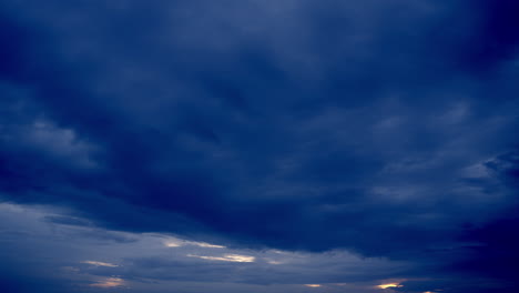 Dunkel-Regnerisch-Monsun-Wolken-Zeitraffer