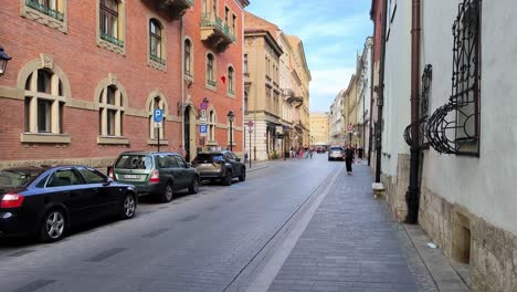 Wide-shot-of-empty-streets-of-St