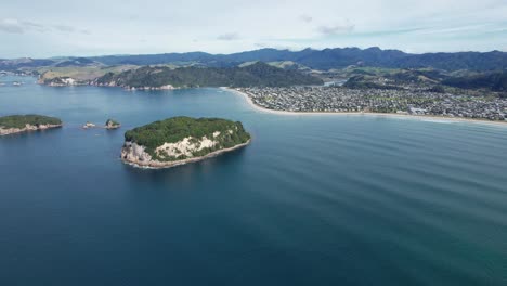 Islands-And-Coastline-Whangamata-In-Coromandel-Peninsula,-New-Zealand---Aerial-Drone-Shot