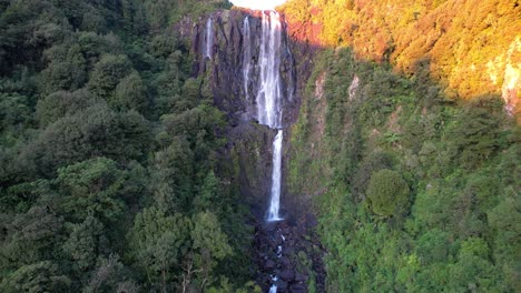 The-Highest-Waterfall-in-North-Island---Spectacular-Trek-At-Wairere-Falls-In-New-Zealand