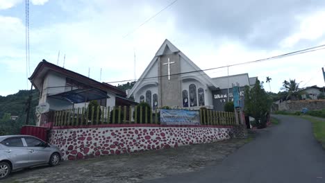 La-Iglesia-Es-Un-Lugar-De-Culto-En-Una-De-Las-Ciudades-De-Jayapura,-Papua,-Indonesia