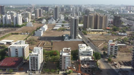 Muchas-Viviendas-Y-Edificios-De-Gran-Altura-Son-Visibles-En-La-Cámara-Del-Dron.