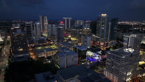 Downtown-skyline-in-Fort-Lauderdale,-Florida-at-night