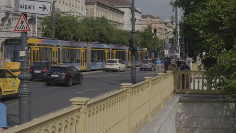 Streets-of-Budapest,-Traffic-and-People-on-Szent-István-Street-During-Summer