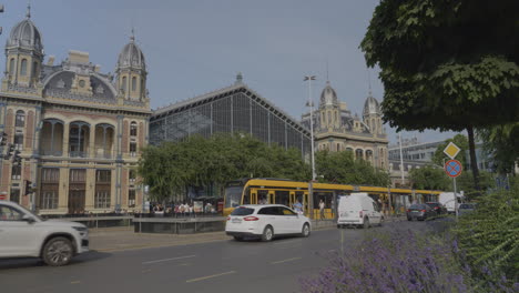 Entrada-Del-Exterior-De-La-Estación-De-Tren-Occidental-De-Budapest.