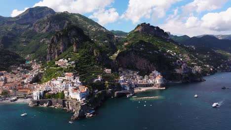 Amalfi-Coast,-Italy---Spectacular-Drone-Shot-Reveals-Beautiful-Mountainous-Landscape-in-Top-Italian-Tourist-Destination