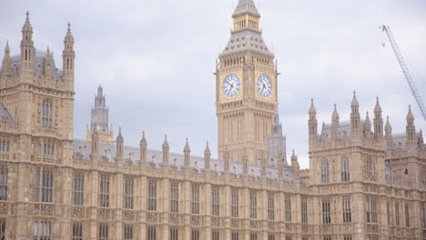 Teleaufnahme-Des-Palace-Of-Westminster-Mit-Dem-Berühmten-Big-Ben-Oder-Elizabeth-Tower