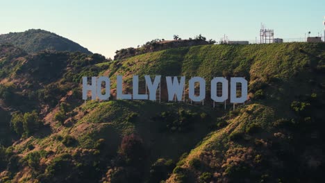 Hollywood-Schild---Kamerafahrt-Mit-Dolly-Nach-Vorn