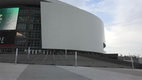 Front-view-of-Kaseya-Center-in-downtown-Miami,-showcasing-its-modern-architecture,-Miami-USA