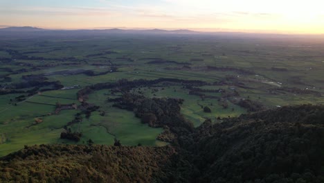 Serene-Nature-Scenery-At-Wairere-Falls-Viewpoint-Near-Matamata-In-New-Zealand,-North-Islands