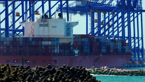 Der-Internationale-Seehafen-Vizhinjam,-Indien,-Begrüßte-Sein-Erstes-Frachtschiff-Im-Neu-Errichteten-Umschlaghafen-In-Vizhinjam,-Kerala