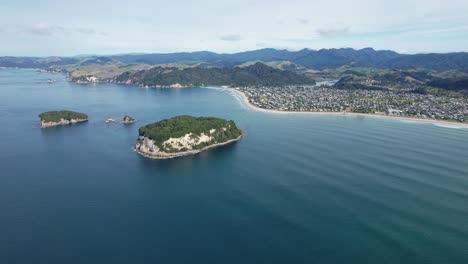 Te-Hauturu-o-toi,-Pequeña-Isla-Barrera-En-La-Costa-Noreste-De-La-Isla-Norte-De-Nueva-Zelanda