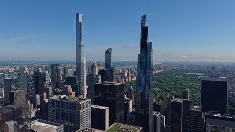 Vista-Del-Central-Park-De-Nueva-York-Desde-El-Rockefeller-Center-Durante-La-Tarde-De-Verano