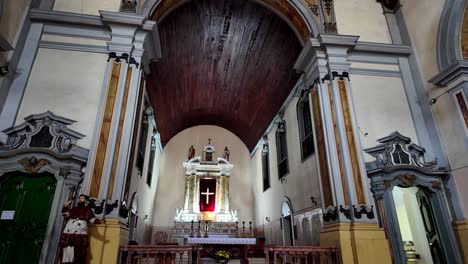 Belém-do-Pará,-Brazil:-Perspective-of-the-central-nave-and-altar-of-the-Church-of-Nossa-Senhora-das-Mercês