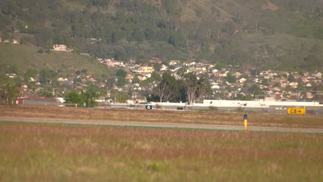 Aviones-Taxi-En-El-Aeropuerto-De-Burbank