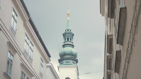 Aguja-De-La-Iglesia-Jesuita-En-El-Centro-De-Viena-Dr.