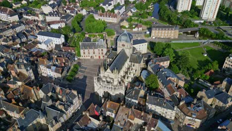 Basílica-De-Notre-Dame,-Alencon,-Orne-En-Normandía,-Francia