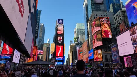 Slow-motion-4K-video-of-Times-Square,-New-York-City