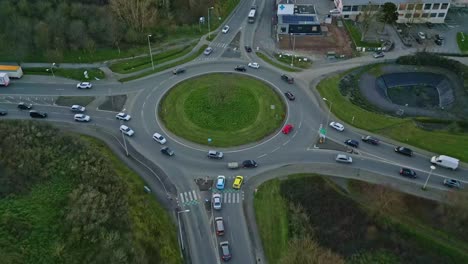 Kreisverkehr-In-Der-Nähe-Der-Brücke-Pont-Pritz,-Geändert,-Mayenne-In-Frankreich