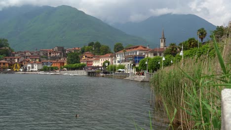 Hermosa-Ciudad-Del-Norte-De-Italia-En-El-Lago-Lago-Di-Mergozzo