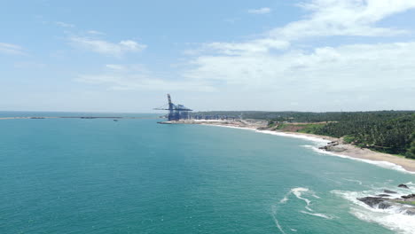 El-Puerto-Marítimo-Internacional-De-Vizhinjam,-India,-Dio-La-Bienvenida-A-Su-Primer-Buque-De-Carga-En-El-Nuevo-Puerto-De-Embarque-De-Transbordo-En-Vizhinjam,-Kerala.