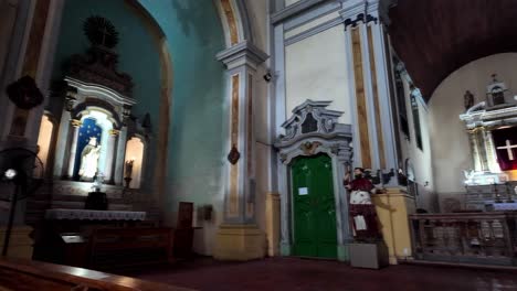 Belém,-Pará,-Brazil:-Panoramic-view-from-left-to-right-of-the-Church-of-Nossa-Senhora-das-Mercês,-showcasing-the-facade,-aisles,-and-main-altar