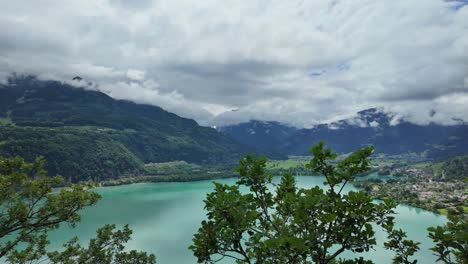 Cámara-Panorámica-Sobre-El-Lago-De-Walensee