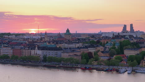 Sunset-panoramic-aerial-view-over-Kungsholmen-island-in-Lake-Mälaren-Stockholm