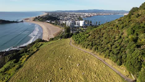 Hikers-Climbing-Mount-Maunganui-Summit-Track-Near-Tauranga,-Bay-Of-Plenty-In-North-Island,-New-Zealand