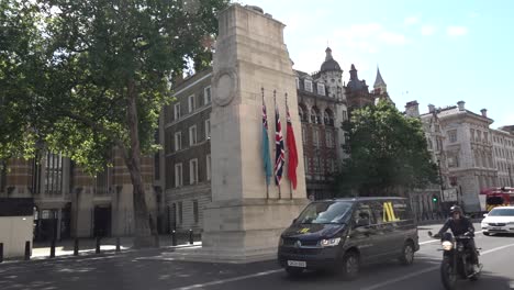 Das-Kenotaph-In-Der-Whitehall-Street,-London,-Großbritannien.-14.07.24