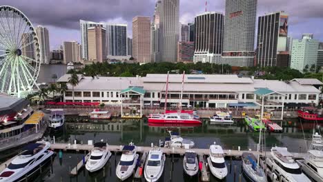 Bayfront-park-of-Miami-with