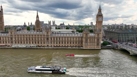 Uber-Fähre-Und-London-Westminster