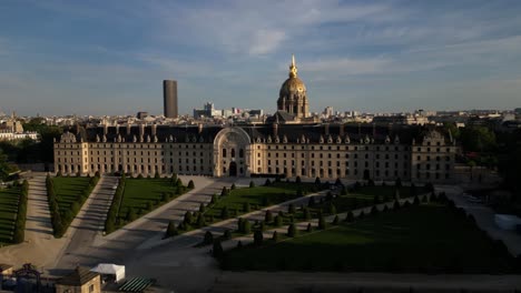 Les-Invalides-with-Montparnasse-tower-in-background,-Paris-in-France