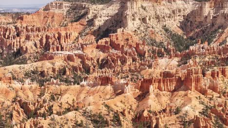 National-park-in-Utah,-USA,-known-for-its-unique-geological-formations-called-hoodoos,-which-are-formed-by-the-erosion-of-sandstone-rocks