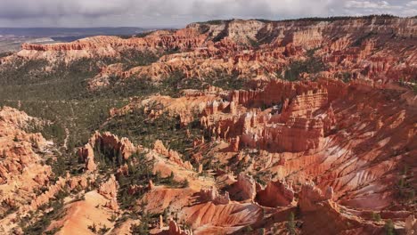 Bryce-Canyon-National-Park-is-an-amazing-natural-experience-to-visit