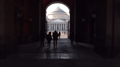 Cinematic-view-of-the-Basilica-Reale-Pontificia-San-Francesco-da-Paola-at-Piazza-del-Plebiscito-square