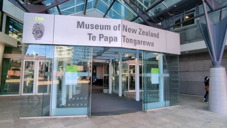 Main-entrance-to-Museum-of-New-Zealand-Te-Papa-Tongarewa-in-capital-city-of-Wellington,-NZ-Aotearoa