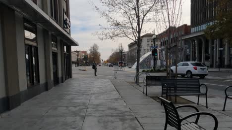 Walking-in-Downtown-Berkeley,-California-USA