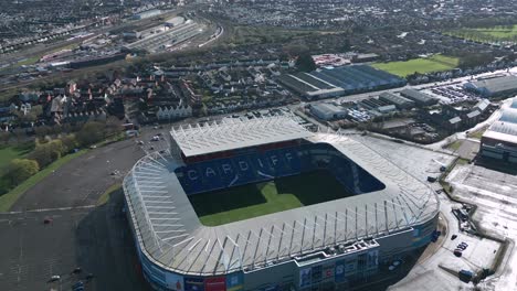 Erstellen-Einer-Luftaufnahme-über-Dem-Heimstadion-Des-Cardiff-City-Stadium-In-Leckwith,-Wales