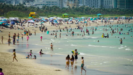 Menschen-Am-Miami-Beach-In-Zeitlupe