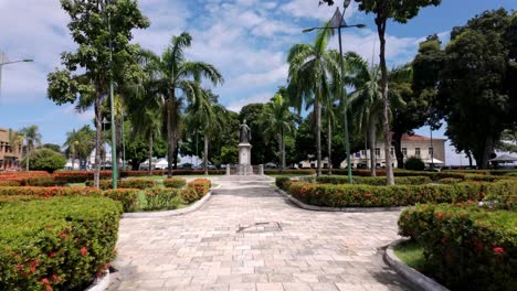 Belém,-Pará,-Brasil:-Vista-De-La-Praça-Frei-Caetano-Brandão-Con-Su-Respectiva-Estatua