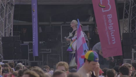 Drag-Queen-Auf-Der-Bühne-Beim-Belgium-Pride-Event-In-Brüssel