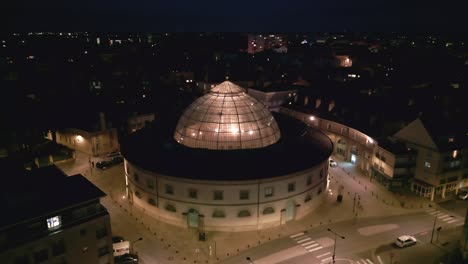 Halle-au-ble-or-wheat-market-at-night,-Alencon,-Orne-in-Normandie,-France