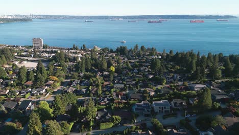 Ein-Blick-Auf-Die-Wunderschöne-Uferpromenade-Von-West-Vancour