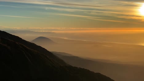 Vista-Hacia-El-Sur-Por-La-Costa-Oeste-Hacia-Haast-Desde-La-Cresta-Mataketake