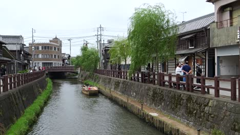 Menschen-Besichtigen-Sawara-In-Der-Nähe-Des-Flughafens-Narita